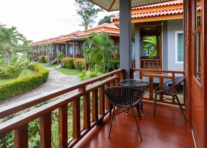 Lanta Lapaya Resort